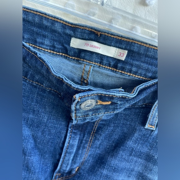 WOMENS LEVIS 711 skinny, size 33 - Picture 2 of 4